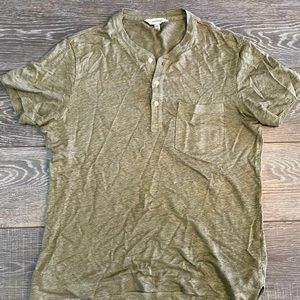 Club Monaco Cotton/Linen blend Olive Tee